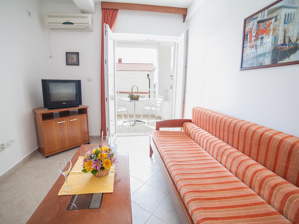 Apartments Ivan Petrovac Pokoj fotografie